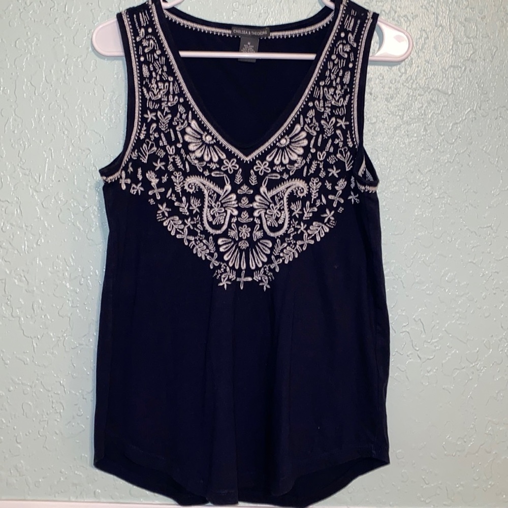 Navy sleeveless Chelsea and Theodore top size Medium $15